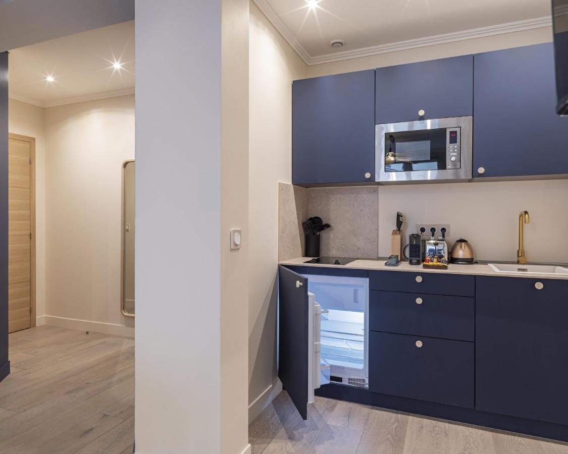 The Blue Suite On Champs Elysees Avenue Parigi Esterno foto
