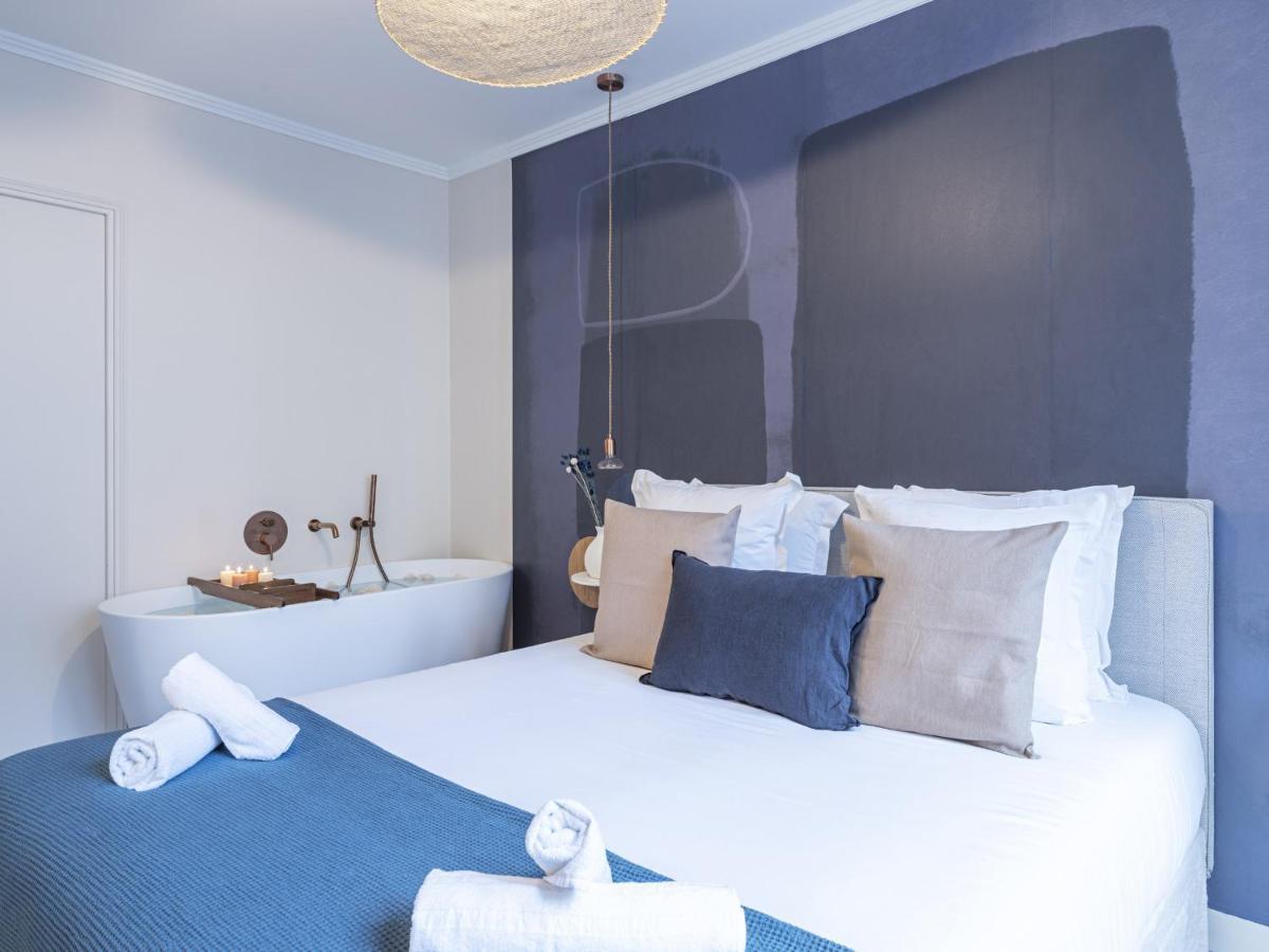 The Blue Suite On Champs Elysees Avenue Parigi Esterno foto