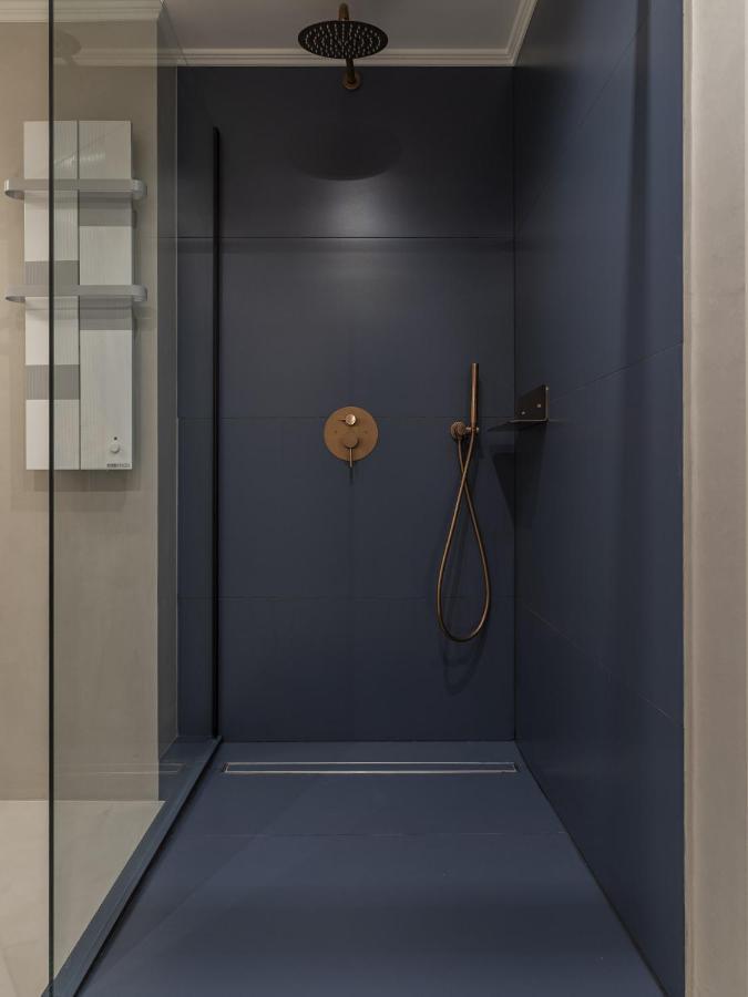 The Blue Suite On Champs Elysees Avenue Parigi Esterno foto