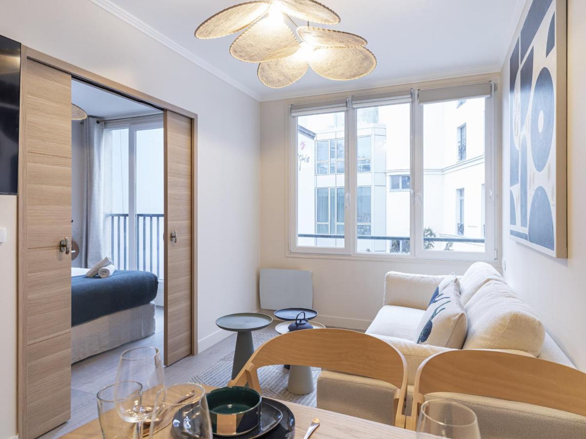 The Blue Suite On Champs Elysees Avenue Parigi Esterno foto