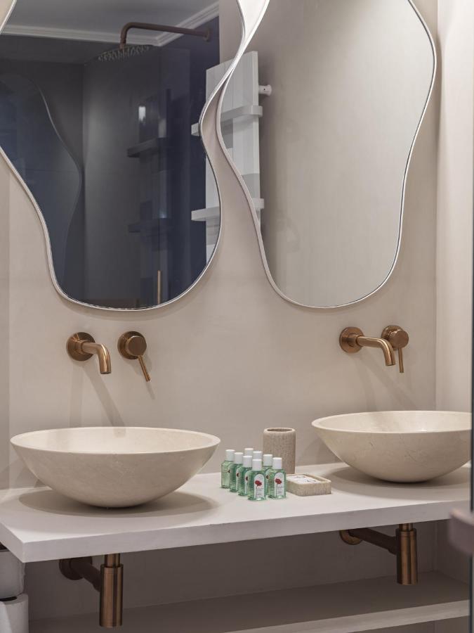 The Blue Suite On Champs Elysees Avenue Parigi Esterno foto