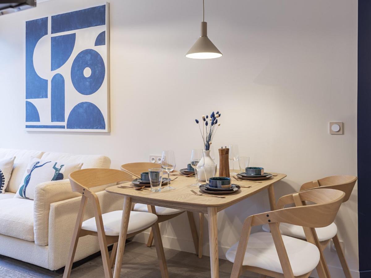 The Blue Suite On Champs Elysees Avenue Parigi Esterno foto