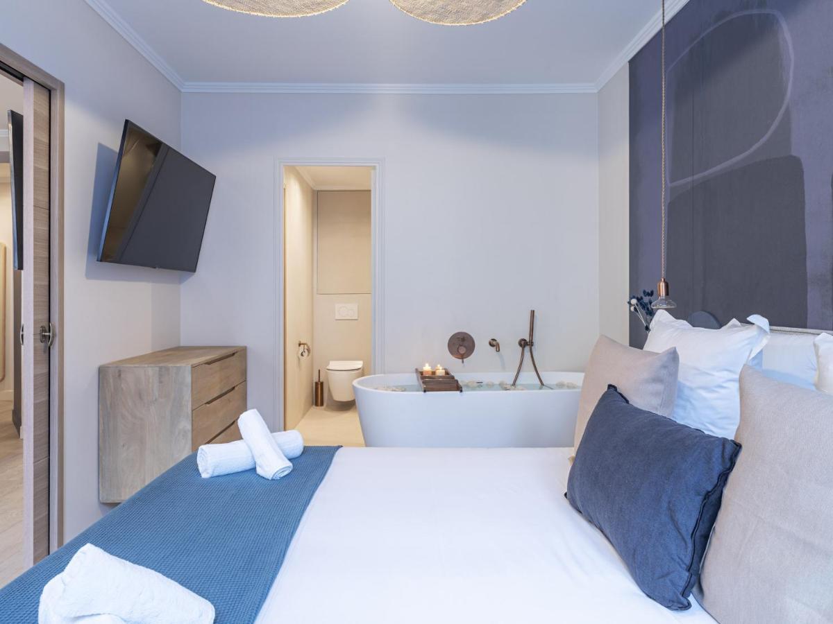 The Blue Suite On Champs Elysees Avenue Parigi Esterno foto