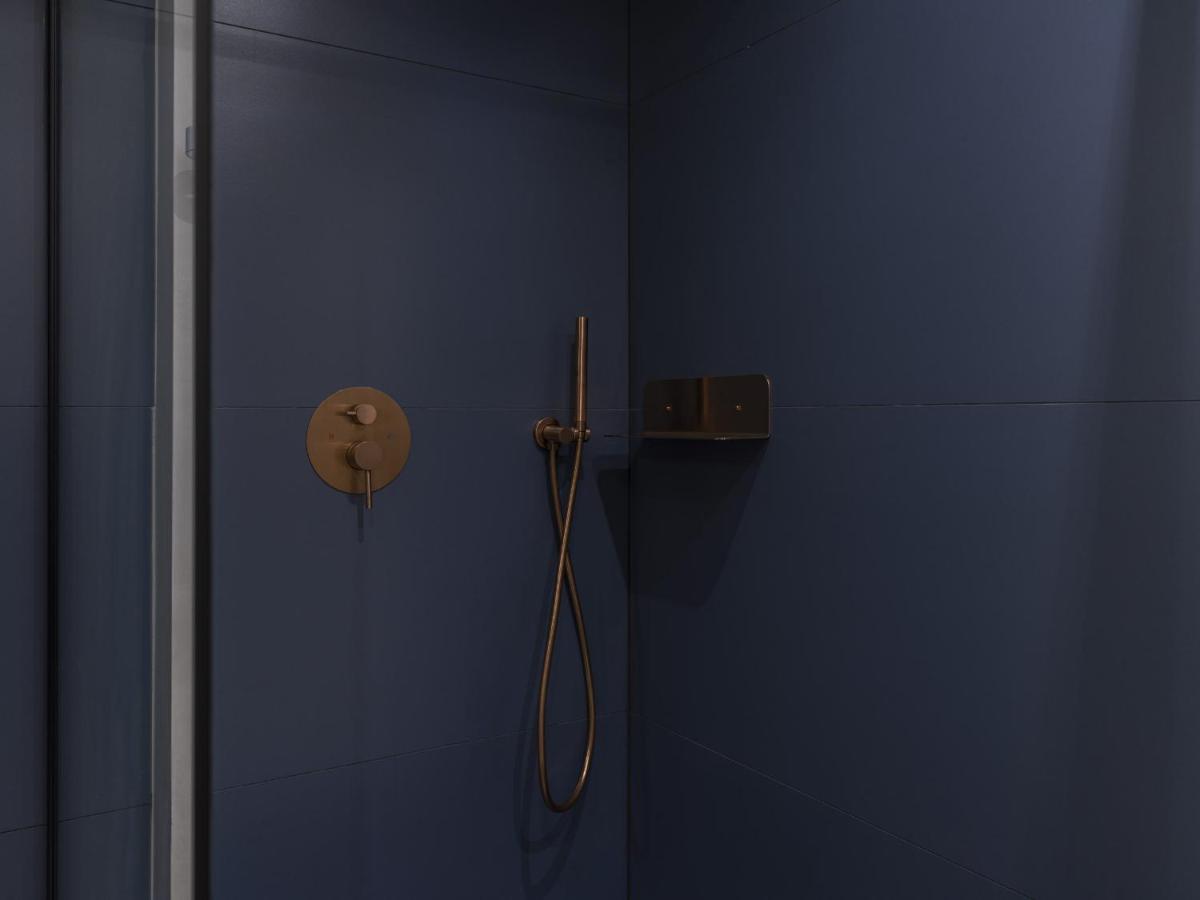 The Blue Suite On Champs Elysees Avenue Parigi Esterno foto