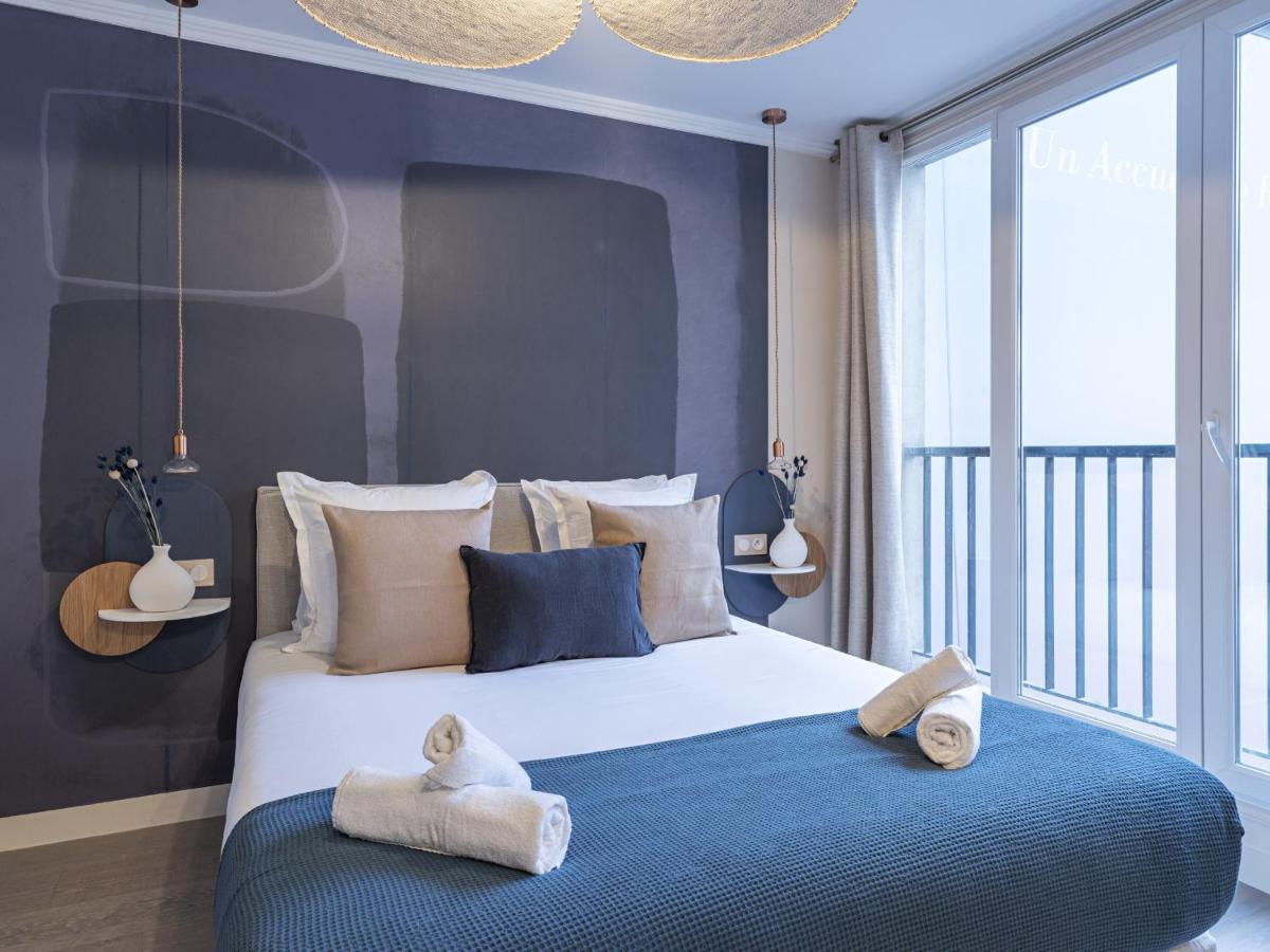 The Blue Suite On Champs Elysees Avenue Parigi Esterno foto